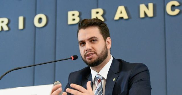 EUA querem saber se caso Filipe Martins tem ligação com delegado da PF EUA querem saber se caso Filipe Martins tem ligação com delegado da PF
