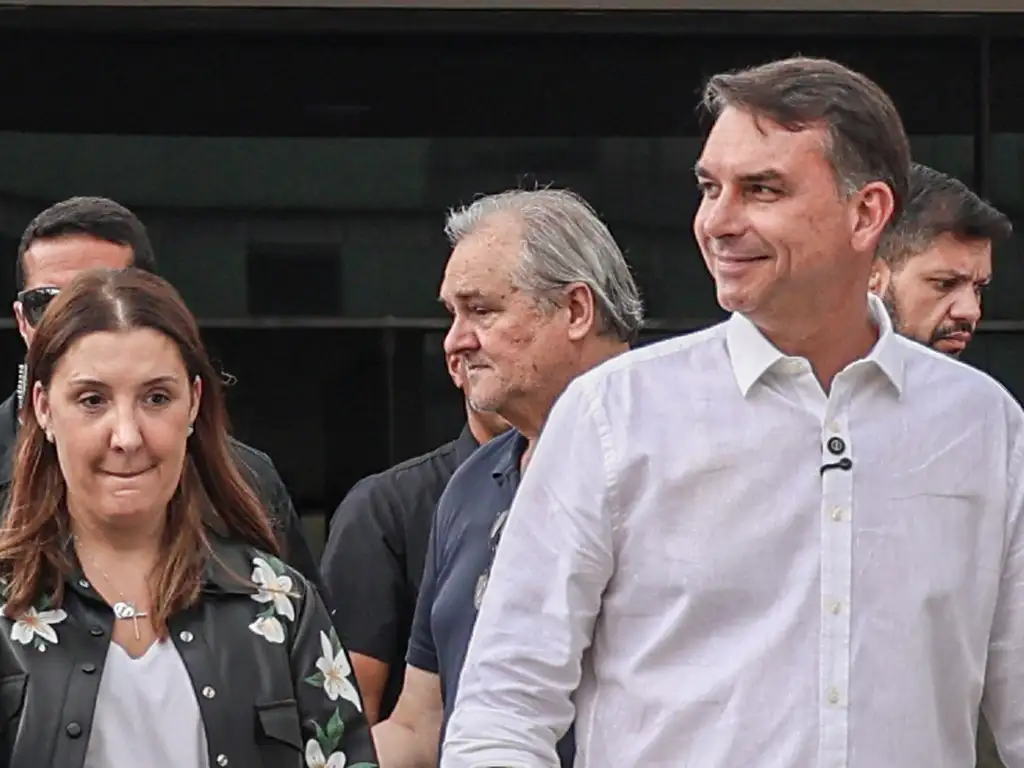Saiba como funcionaria o congelamento de dívidas de Flávio 