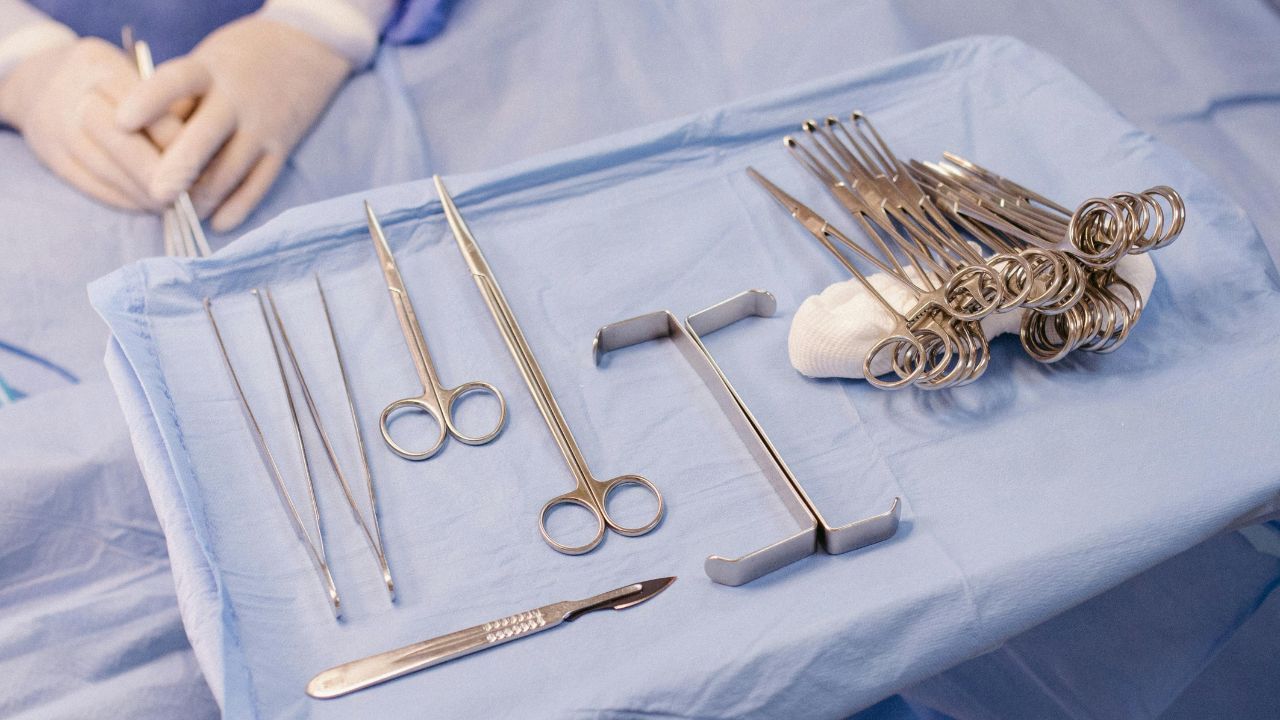 Médico que provocou perda de visão em 21 pessoas é condenado