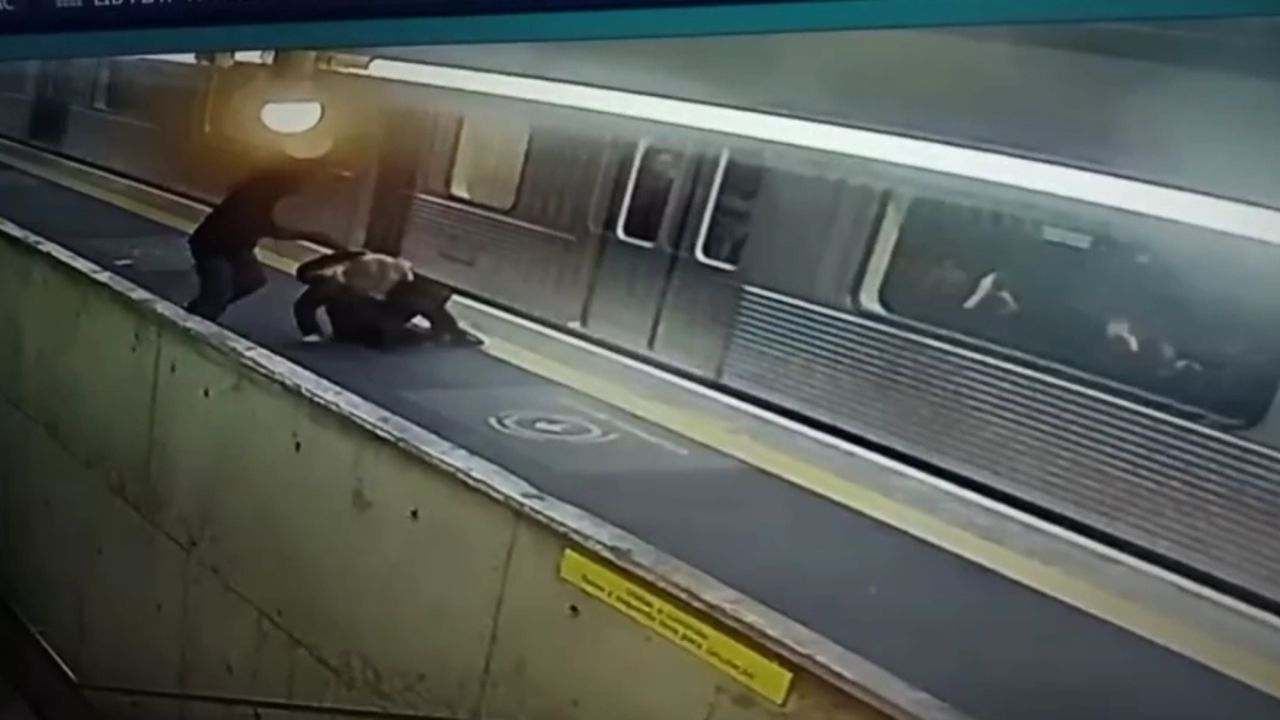 Homem que espancou mulher em estação do metrô é preso em SP