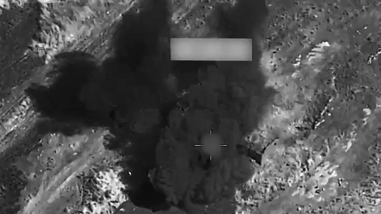 EUA atacam Irã após morte de militares; Teerã revida EUA atacam Irã após morte de militares; Teerã revida