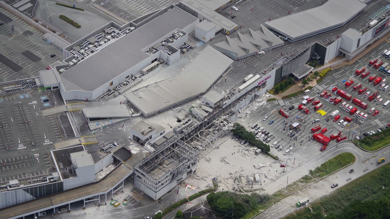 De magnitude 7,1, o abalo sísmico destruiu casas e provocou explosão em shopping | Reuters
