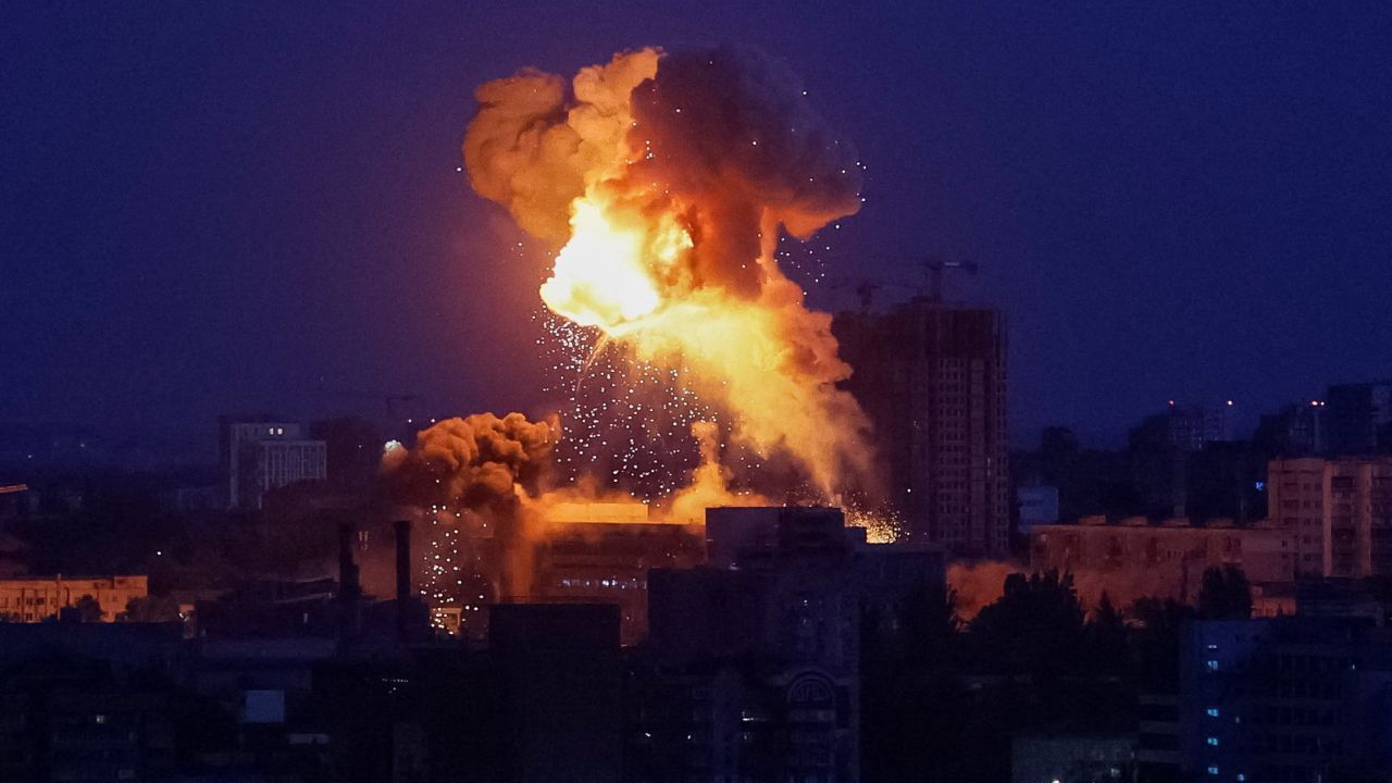 Imagem da notícia: Rússia cita ataques e pede que estrangeiros deixem Kiev Imagem da notícia: Rússia cita ataques e pede que estrangeiros deixem Kiev