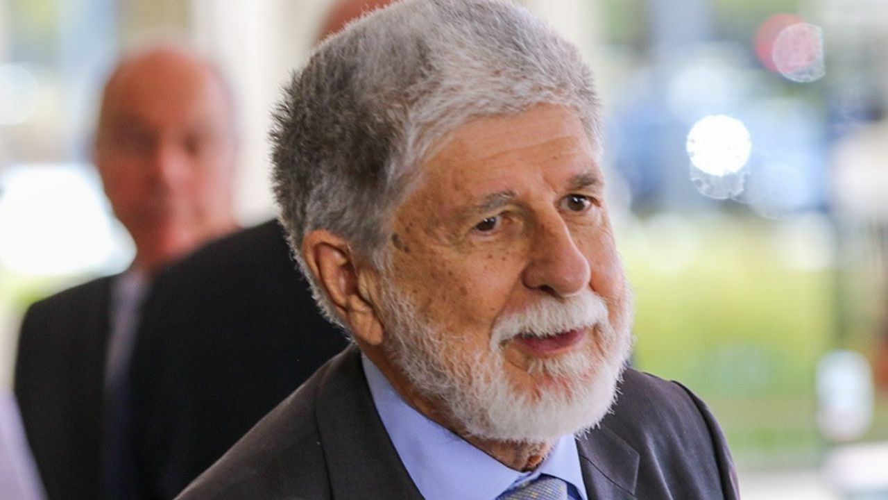Amorim defende investimento em Forças Armadas contra ataques Amorim defende investimento em Forças Armadas contra ataques
