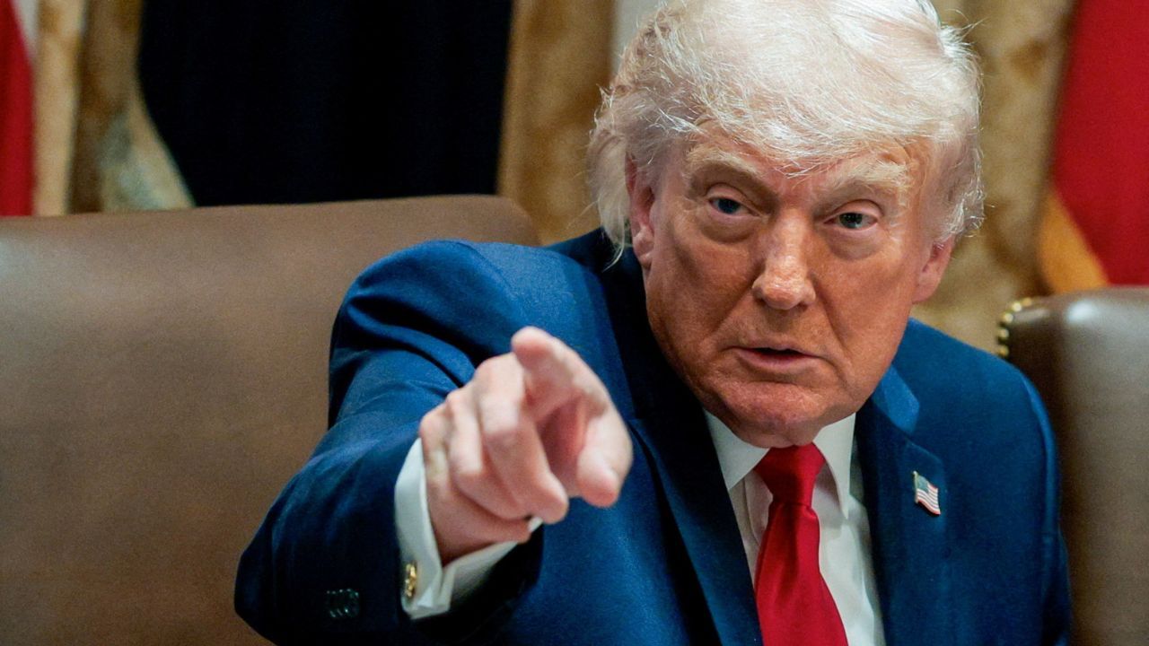 Imagem da notícia: Trump ameaça Irã após troca de ataques: "Pagarão o preço" Imagem da notícia: Trump ameaça Irã após troca de ataques: "Pagarão o preço"