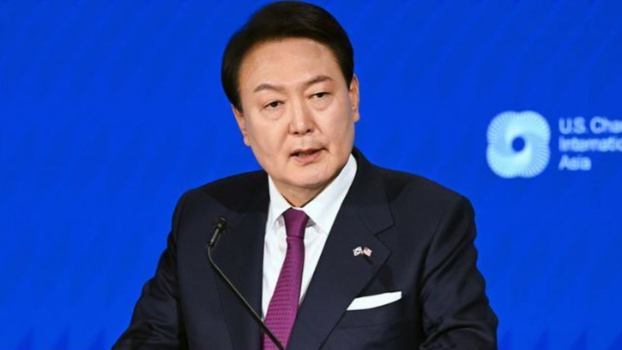 Imagem da notícia: Ex-presidente sul-coreano é condenado a 30 anos de prisão Imagem da notícia: Ex-presidente sul-coreano é condenado a 30 anos de prisão