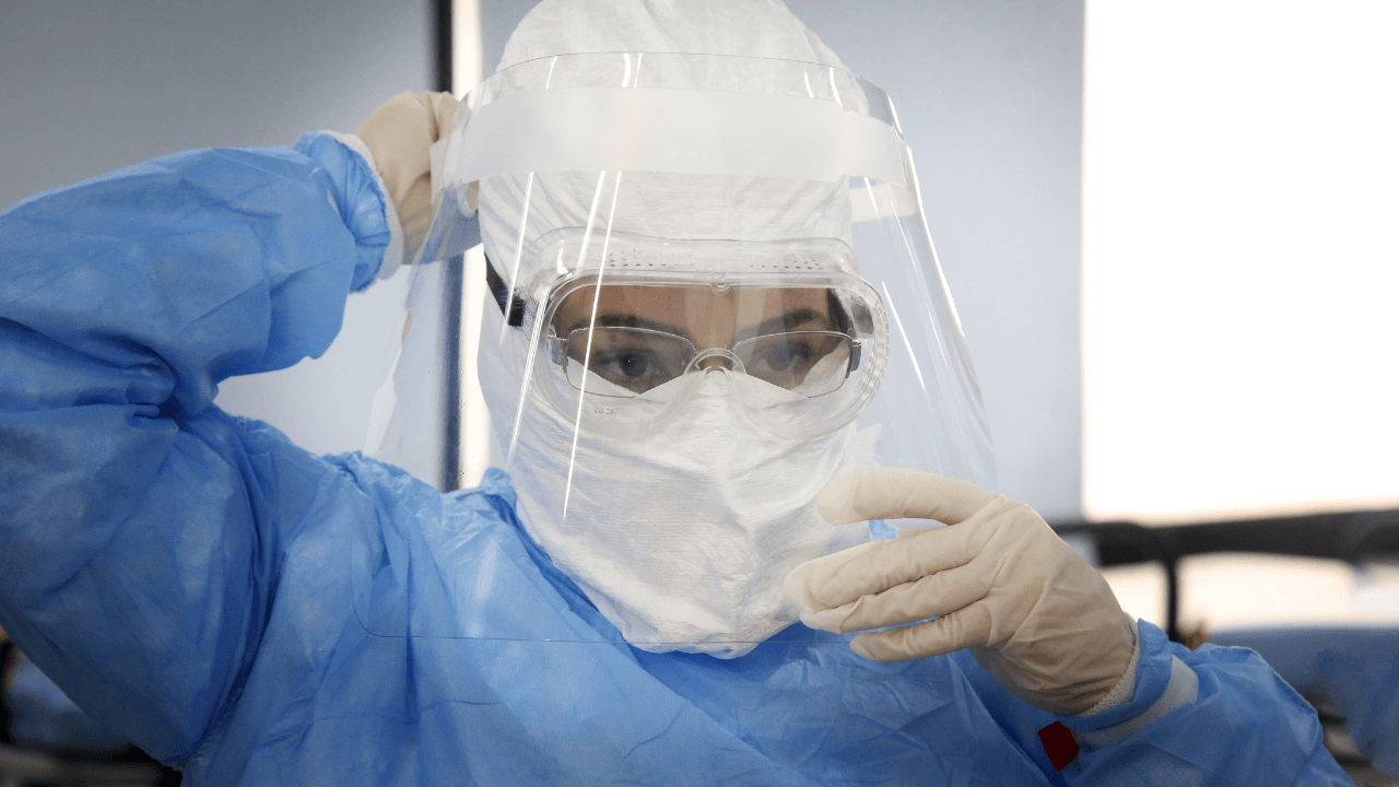 Samu do Rio treina equipes para transporte de Ebola
