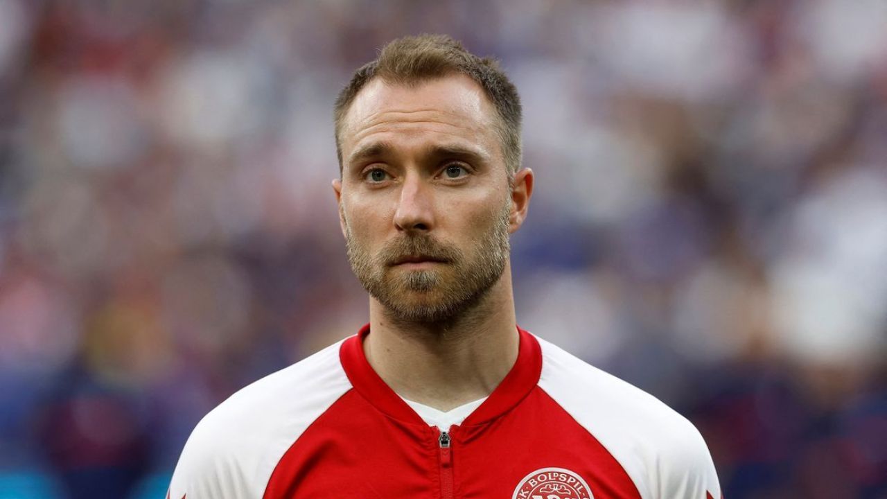 Christian Eriksen sofre novo desmaio em jogo da Dinamarca | Reprodução Reuters