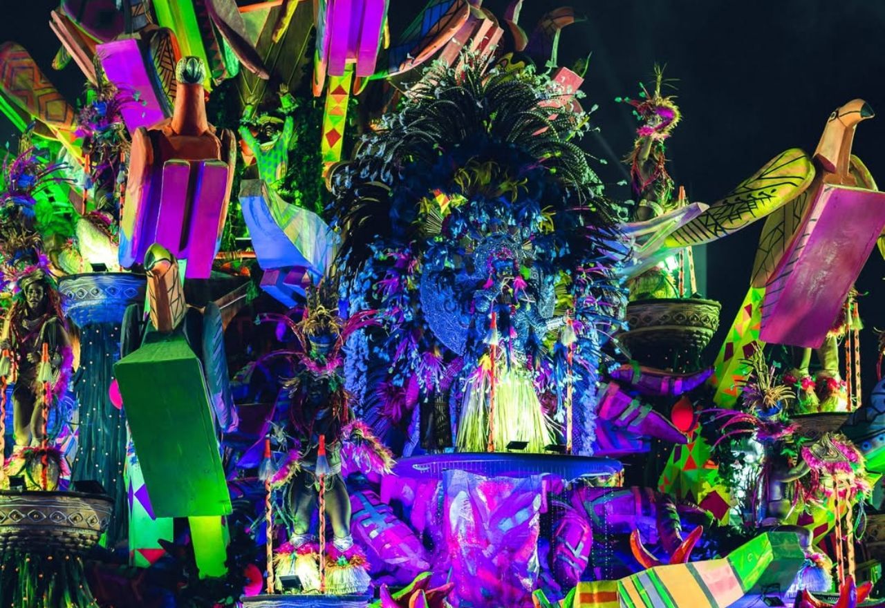 Estação Primeira de Mangueira foi a última a desfilar no primeiro dia do Grupo Especial do Rio | Divulgação/RioCarnaval