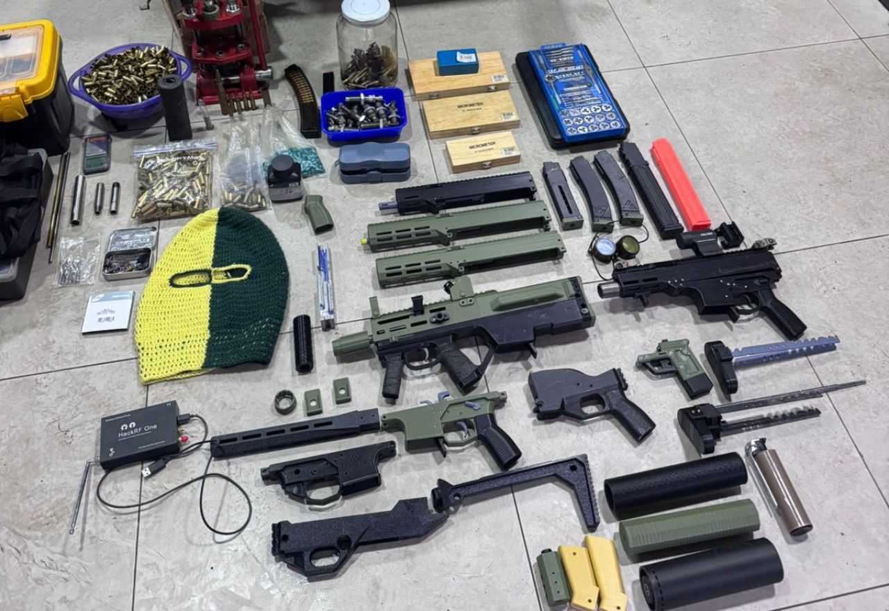 Armas e equipamentos apreendidos nesta quinta-feira (12) | Reprodução