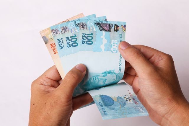 13º salário deve injetar R$125,6 bilhões na economia (Divulgação)