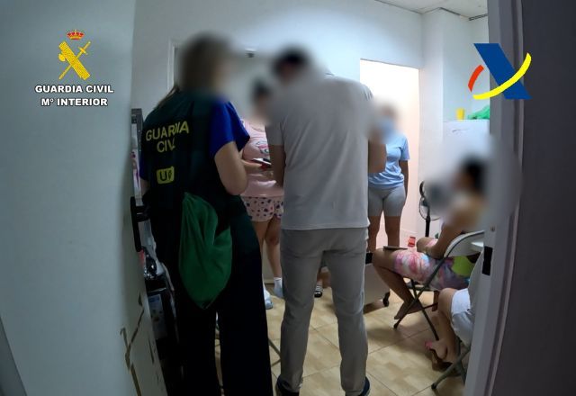 Mundo162 mulheres latinas vítimas de tráfico sexual são resgatadas em operação na EspanhaAção conjunta da polícia espanhola libertou vítimas, a maioria da América do Sul, de rede criminosa que operava em diversas províncias do país