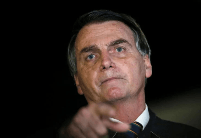 Bolsonaro lamenta críticas da “própria direita” a Michelle e aliados Bolsonaro lamenta críticas da “própria direita” a Michelle e aliados