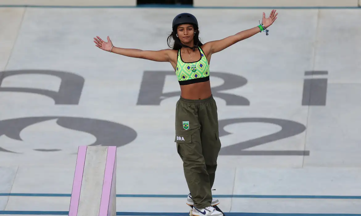 Aos 17 anos, Rayssa Leal é tetracampeã do Supercrown de skate street em São Paulo