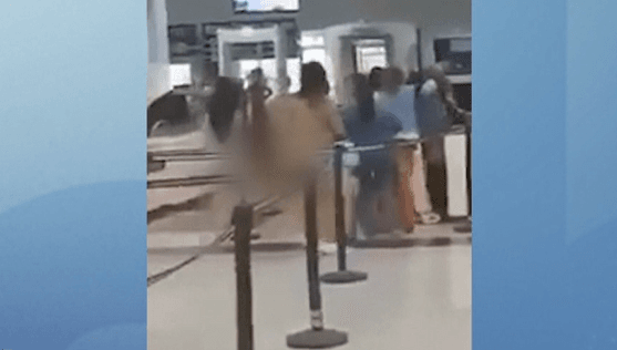 Mulher ficou nua após ser barrada de voo nas Filipinas | SBT Brasil