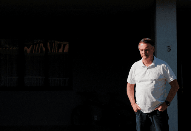 Bolsonaro tem “fadiga e cansaço”, mas evolução “satisfatória” após pneumonia, diz boletim médico