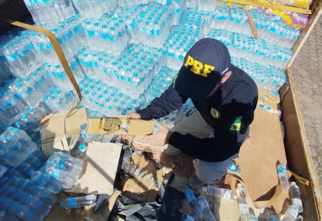Toneladas de drogas são encontradas em carreta com doações para o RS