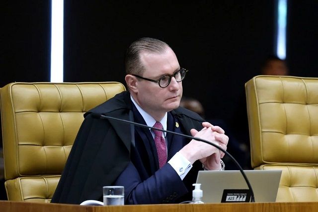 Zanin nega recurso da Starlink contra bloqueio de contas determinado por Moraes 