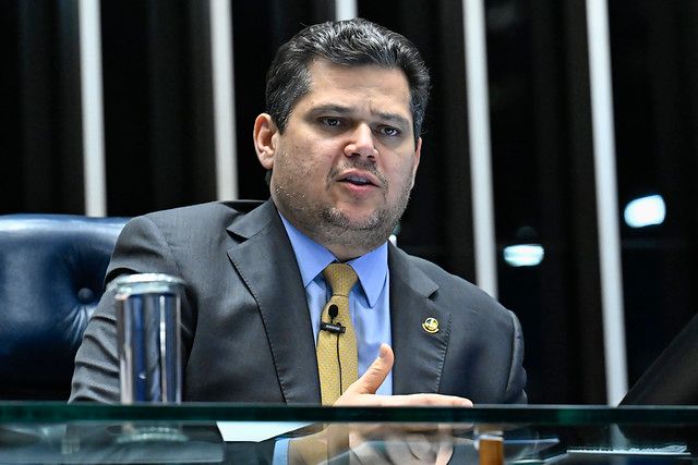 Bomba no Senado! Alcolumbre Acelera Votação Após Indicação de Messias ao STF