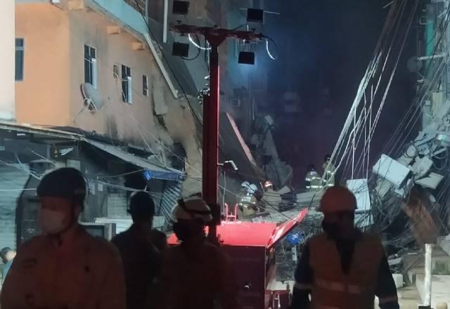 60 militares trabalham no resgate e socorro às vítimas no Rio de Janeiro | SBT
