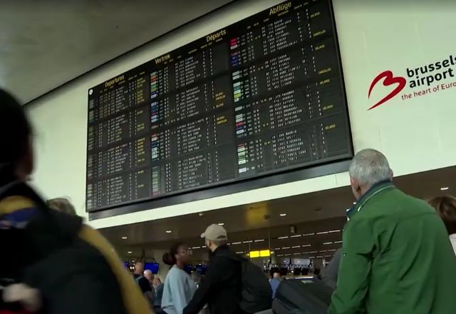 Ataque cibernético interrompe operações em aeroportos da Europa