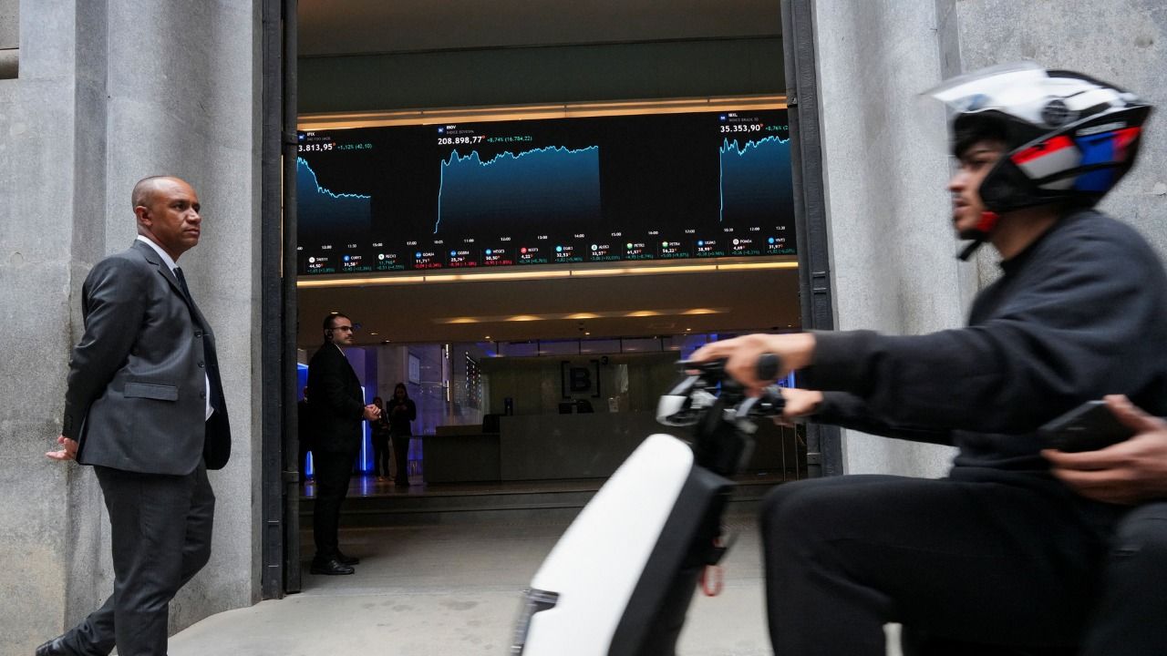 Ibovespa tem alta moderada em dia de pesquisas eleitorais Ibovespa tem alta moderada em dia de pesquisas eleitorais