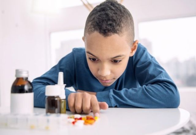 8 em 10 adolescentes brasileiros têm dois ou mais fatores de risco para doenças crônicas, diz estudo