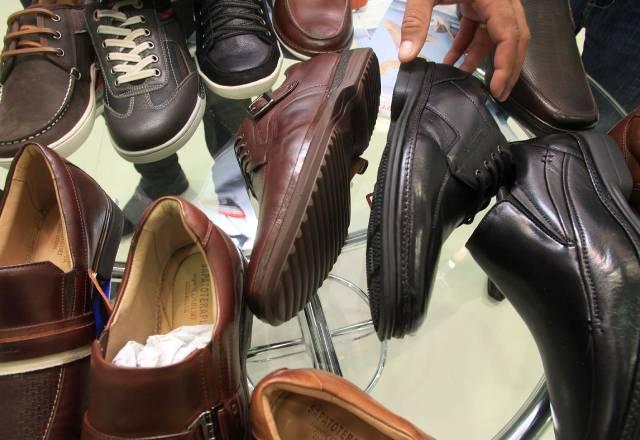 fábrica de sapatos - José Luis da Conceição/ A2 FOTOGRAFIA