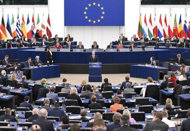 Parlamento Europeu busca normas para redigir uma lei definitiva sobre a regulação da inteligência artificial | Frederick Florin/AFP