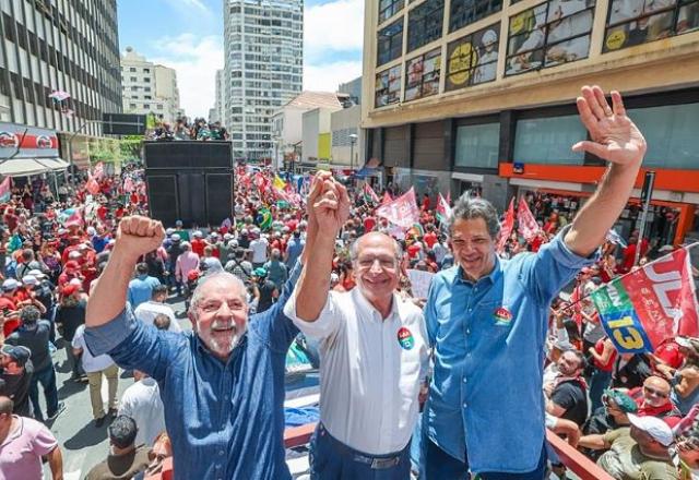 AO VIVO: Lula fala na Avenida Paulista