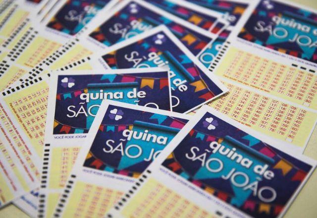 A aposta simples, com cinco dezenas marcadas, custa R$ 2,50 | Agência Brasil