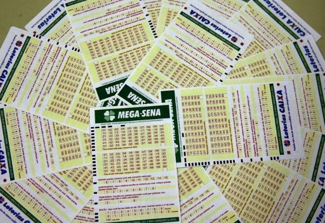 Mega-Sena sorteia prêmio de R$ 3 milhões nesta 4ª feira Mega-Sena sorteia prêmio de R$ 3 milhões nesta 4ª feira