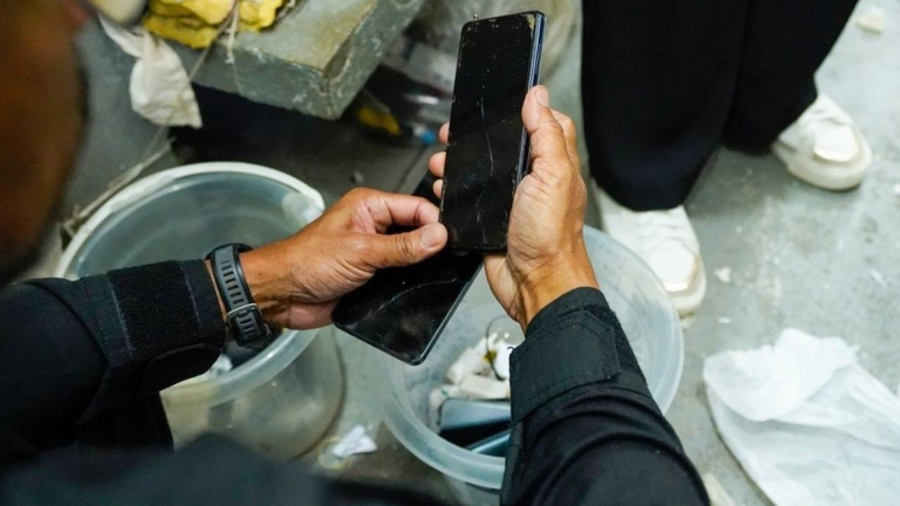 Imagem da notícia: Operação apreende mais de 400 celulares em 90 prisões Imagem da notícia: Operação apreende mais de 400 celulares em 90 prisões