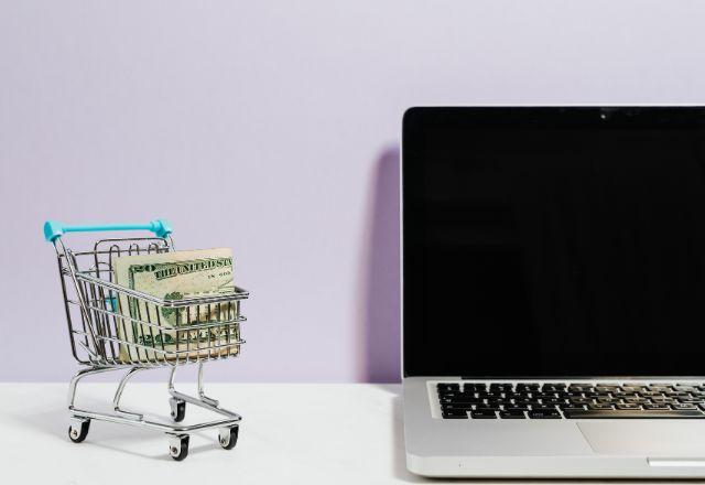 A mudança, anunciada em junho, visa regulamentar as compras importadas e cobrar impostos na origem | Pexels
