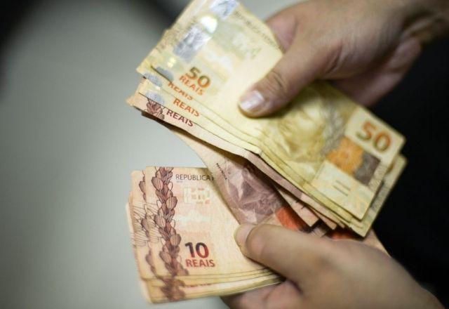 Abono deverá beneficiar 30 milhões de brasileiros, totalizando R$ 62,6 bilhões | Agência Brasil