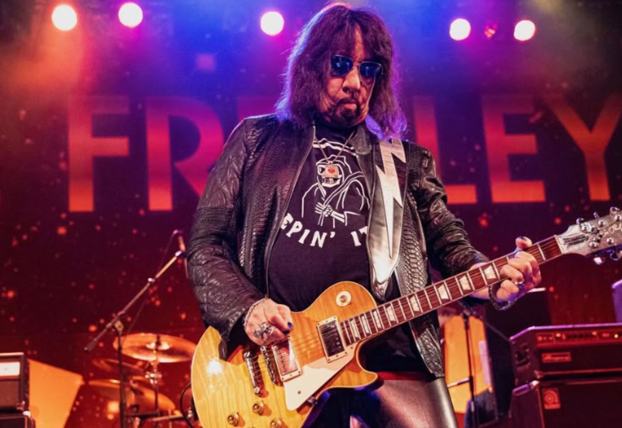 Ace foi um dos fundadores do Kiss ao lado de Gene Simmons, Paul Stanley e Peter Criss - Redes Sociais / Reprodução