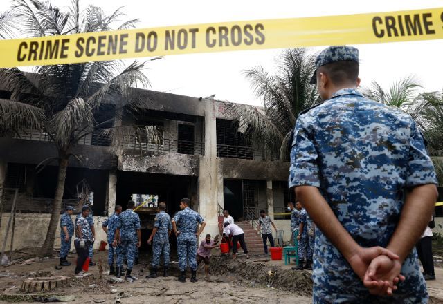 MundoSobe para 31 número de mortos em queda de avião sobre escola em Bangladesh; maioria é de crianças165 pessoas foram internadas em hospitais de Daca; familiares de vítimas protestaram nesta terça-feira (22)