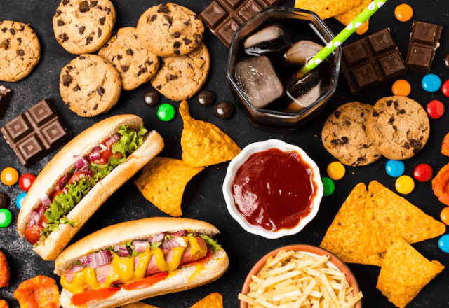 Aditivos estão presentes em uma variedade de alimentos processados, como sorvetes, molhos, pães e biscoitos; entenda | Freepik