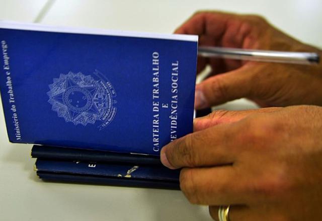 Desemprego cai para 7,8% no trimestre encerrado em agosto, diz IBGE (Marcello Casal Jr./Agência Brasil)