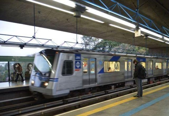 Governo de SP anuncia vacinação de funcionários do Metrô e da CPTM Governo de SP anuncia vacinação de funcionários do Metrô e da CPTM
