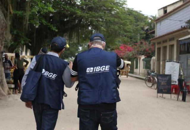Profissionais do IBGE de costas (Tânia Rêgo/Agência Brasil)
