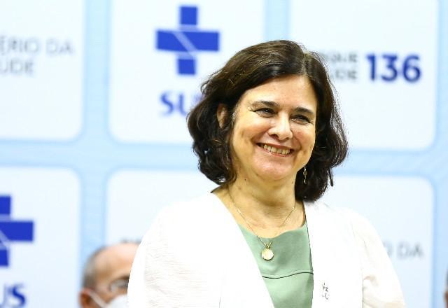 Nísia Trindade sorrindo (Marcelo Camargo/Agência Brasil)