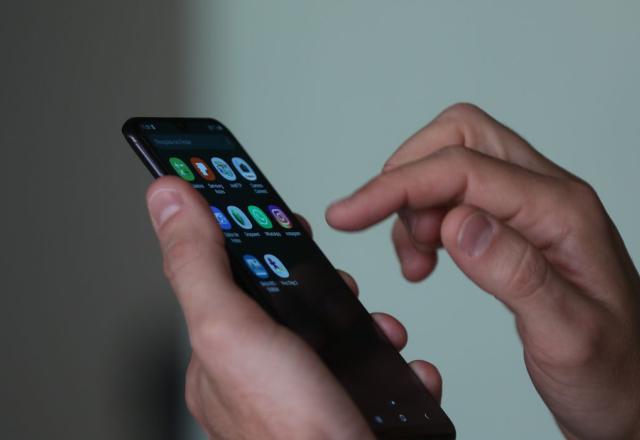celular | Tânia Rêgo/Agência Brasil