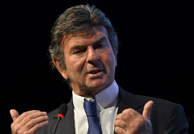 O presidente do Supremo Tribunal Federal, Luiz Fux, fala ao microfone (Marcelo Camargo/Agência Brasil)