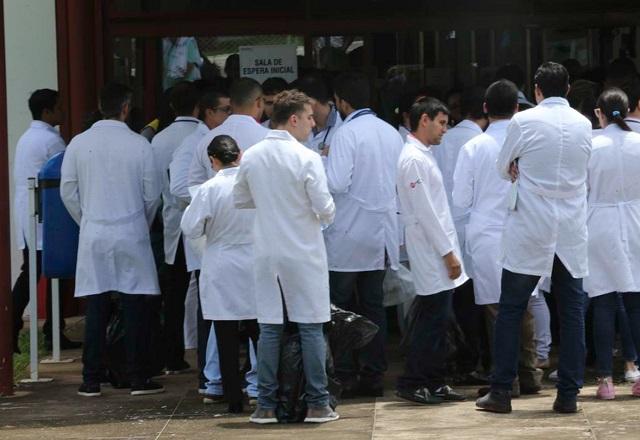 Brasil possui 546 mil médicos ativos, diz Conselho Federal de Medicina Brasil possui 546 mil médicos ativos, diz Conselho Federal de Medicina