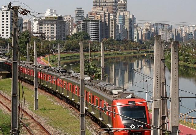 Trem da CPTM passando pela linha 9-Esmeralda (Rovena Rosa/Agência Brasil)