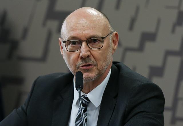Luiz Fernando Corrêa fala ao microfone (Lula Marques/ Agência Brasil