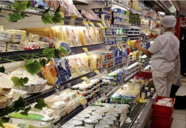 Cesta básica fica mais cara em 13 capitais, aponta Dieese Cesta básica fica mais cara em 13 capitais, aponta Dieese