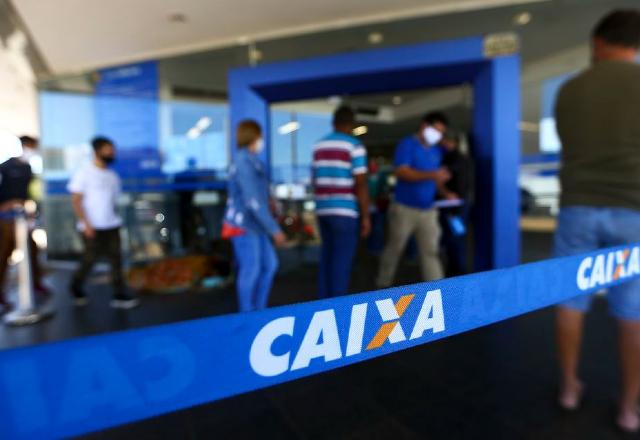 Fila em Agência da Caixa Econômica para solicitar Auxílio Brasil | Marcelo Camargo/Agência Brasil