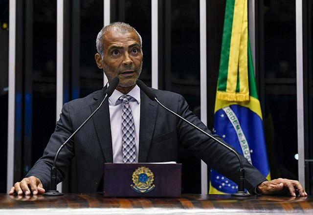 Romário: senador destacou que a ausência será apenas uma pausa na rotina no Congresso (Jefferson Rudy/Agência Senado)